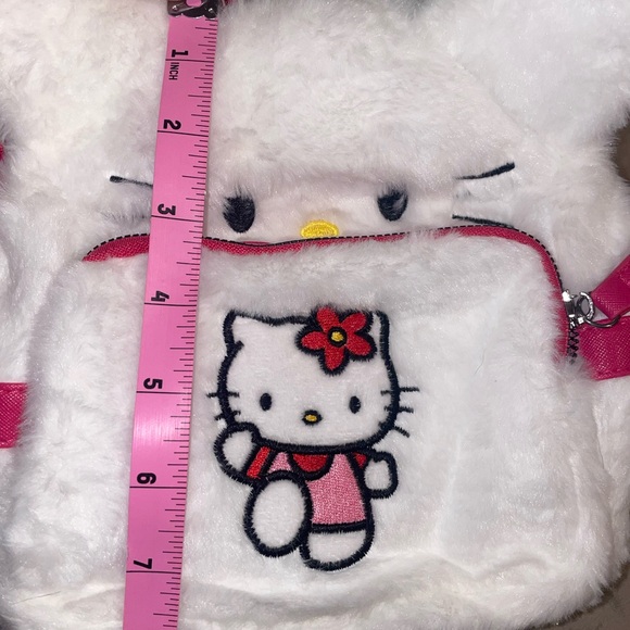 🆕 Hello Kitty backpack 🎒 - Picture 5 of 6